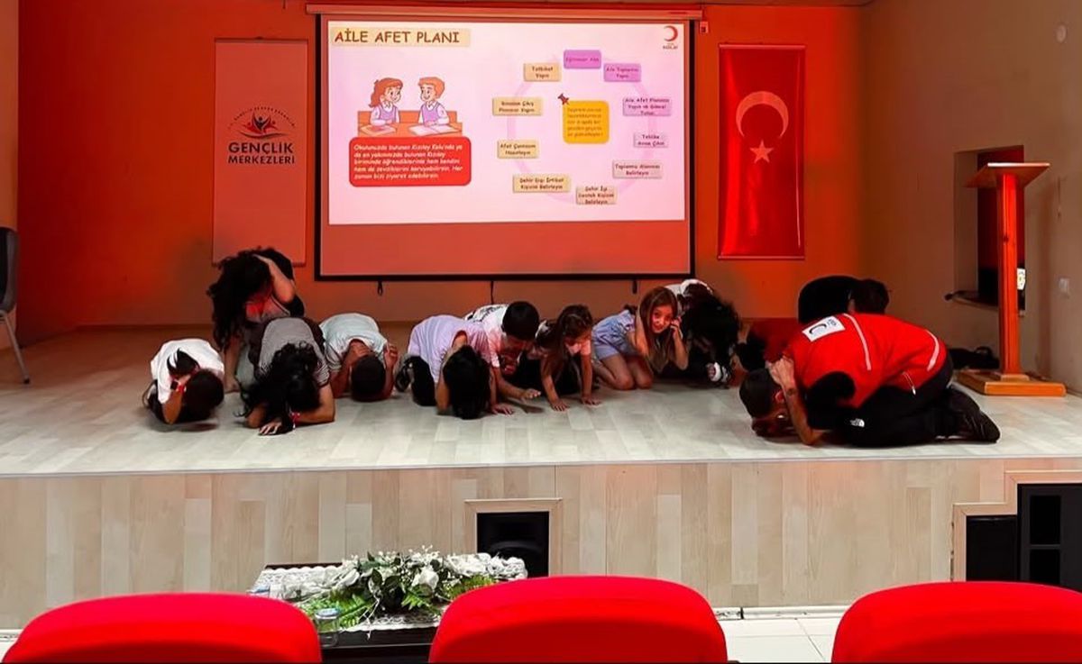 Türk Kızılay Bayburt'tan Öğrencilere Afet Bilinci Eğitimi