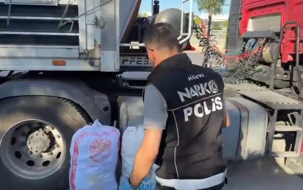 Konya’da 98 bin sentetik hap ele geçirildi