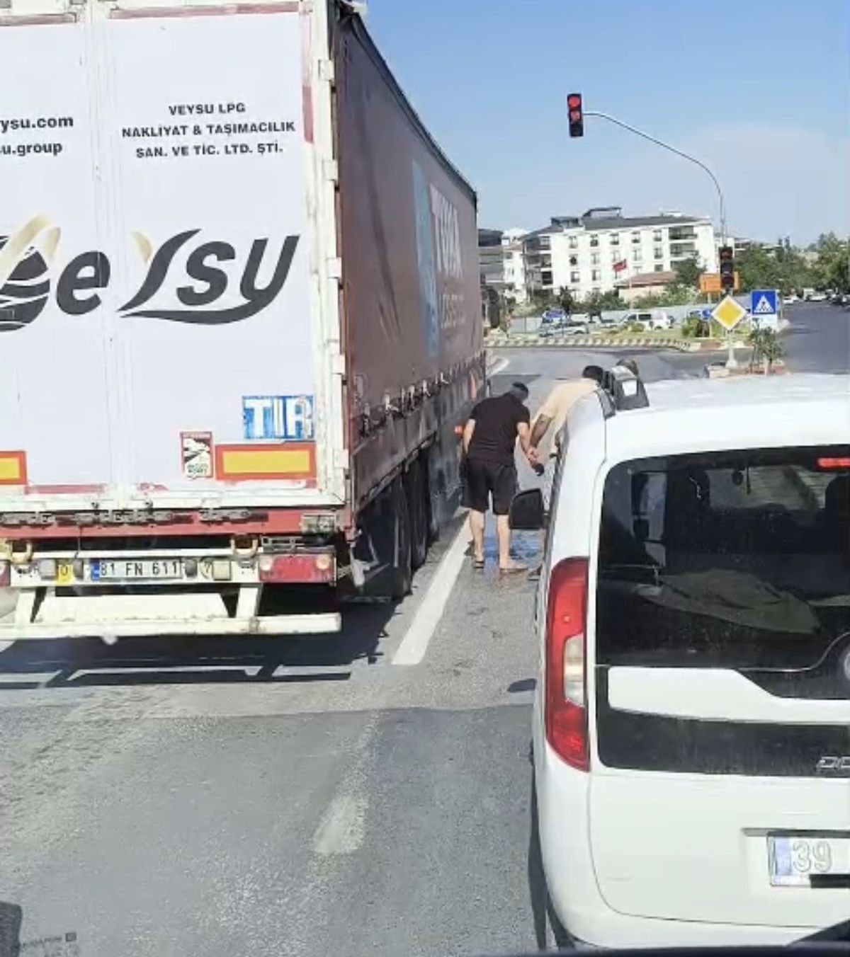 Lüleburgaz'da tır yangını erken müdahaleyle söndürüldü