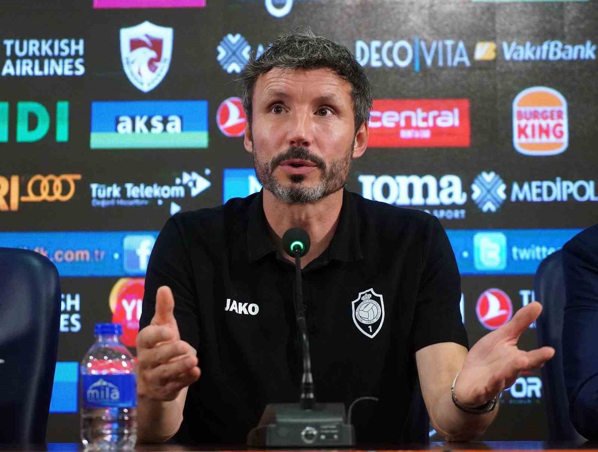 Mark van Bommel'in Belçika Milli Takımı formasıyla çekilmiş bir fotoğrafı.