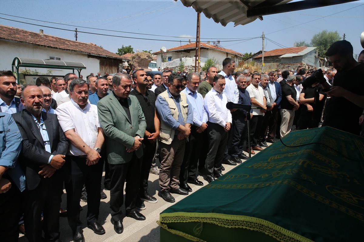 Sendika Başkanı Ali Yalçın'ın babası toprağa verildi