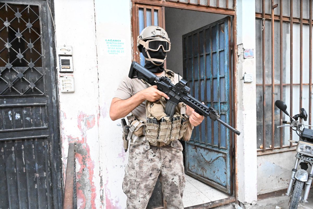 Mersin'de uyuşturucu operasyonu: 27 tutuklama