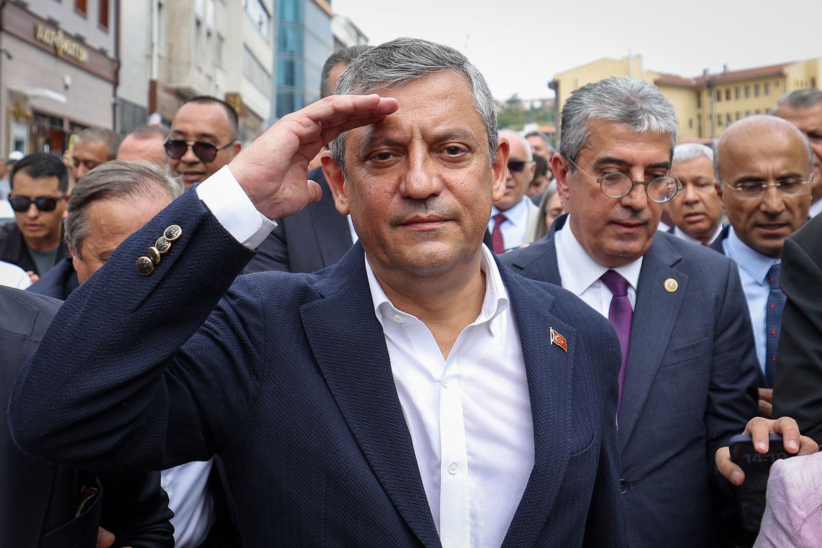 Özgür Özel, YENİ Parti'nin Kurucular Kurulu Toplantısında Oy Birliğiyle Genel Başkan Seçildi