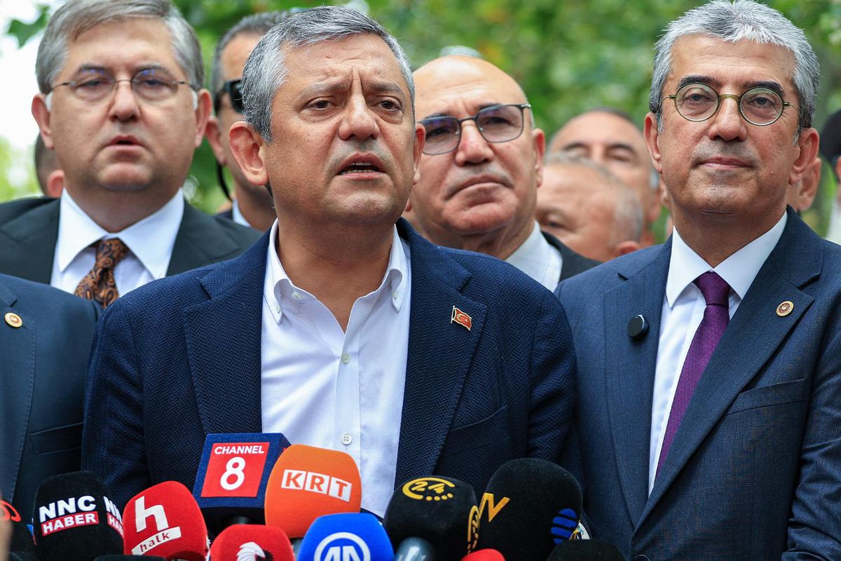 İspanya Başbakanı Pedro Sanchez’den Özgür Özel’e tebrik mektubu