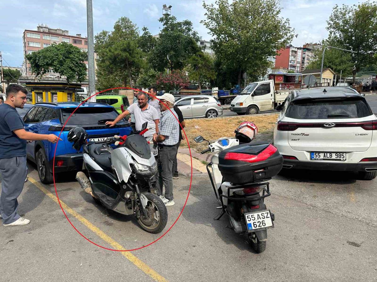 Samsun'da Motosiklet ve Taksi Çarpıştı: Ufak Sıyrıklarla Atlatıldı
