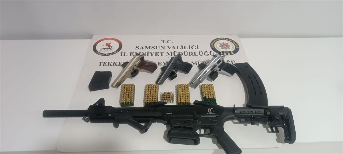 Tekkeköy'de Ruhsatsız Silah Operasyonu: 2 Gözaltı