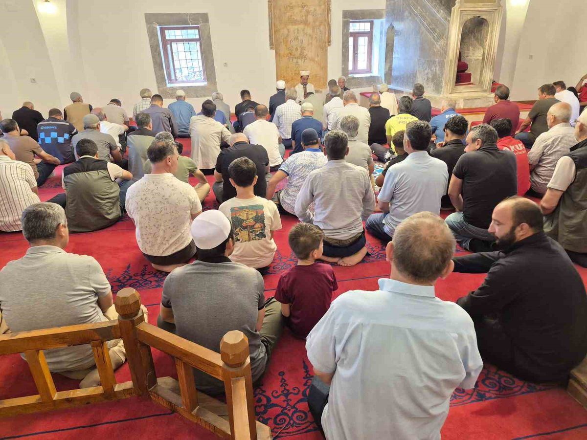 Eskişehir'de şehit olan 10 kahraman orman işçisi dualarla anıldı