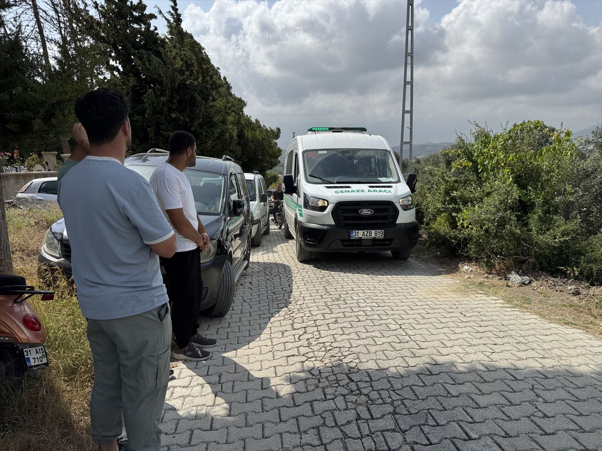 Suudi Arabistan'da çıkan yangında hayatını kaybeden 4 Türk vatandaşının cenazeleri Hatay'da defnedildi.