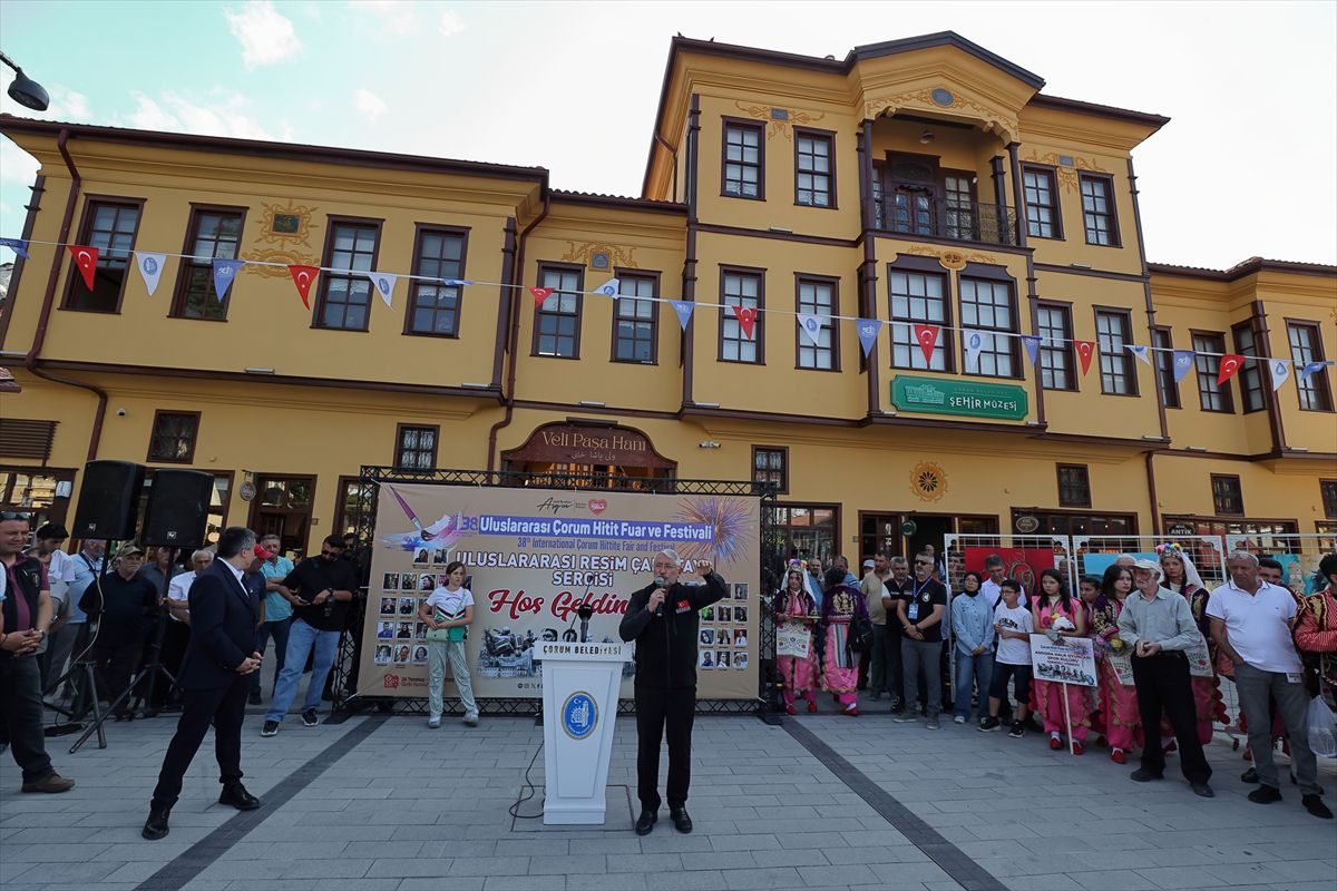 Çorum'da 5 Ülkeden 34 Ressamın Karma Sergisi Açıldı