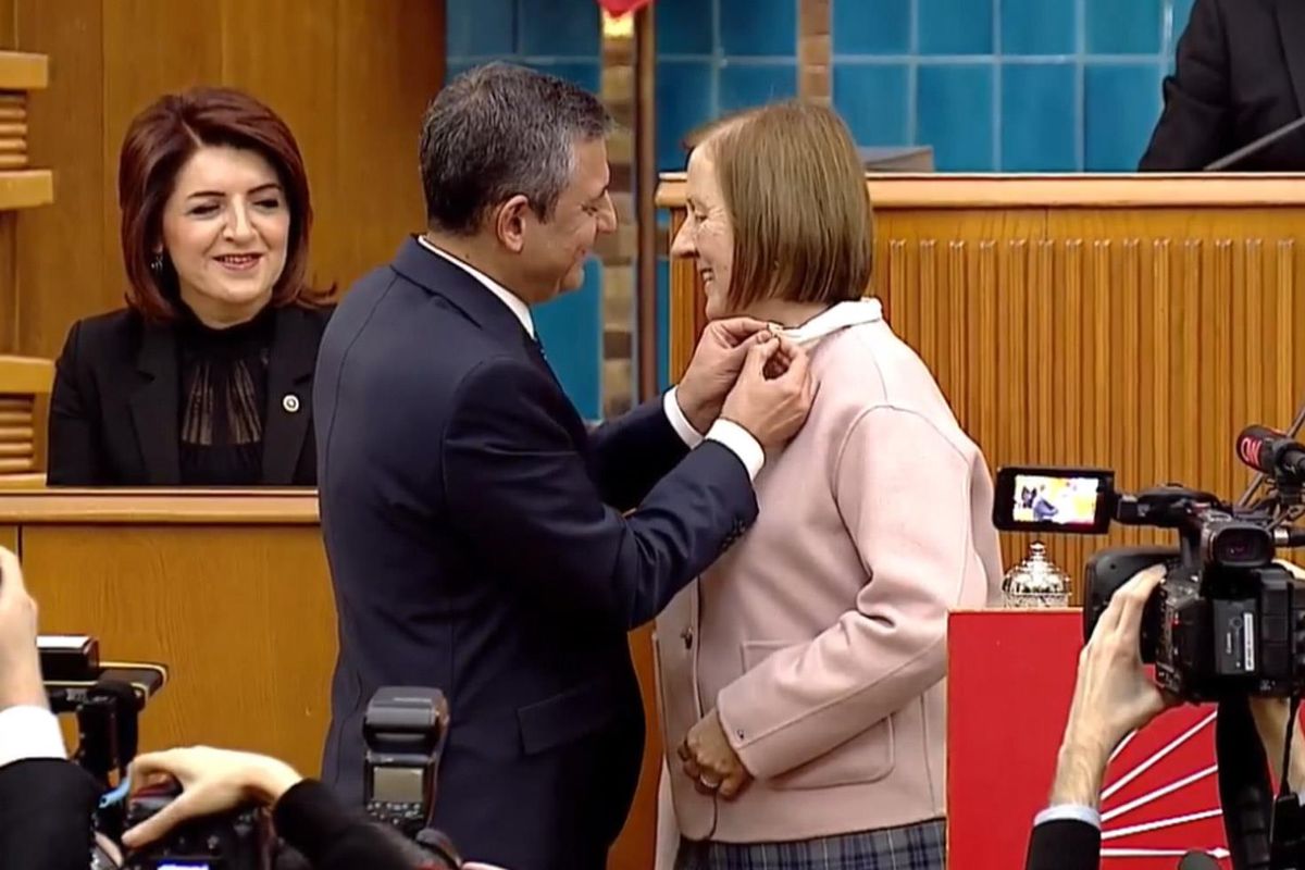 Yeni Parti'yi kuran Özgür Özel'e hemşehrisinden soğuk duş