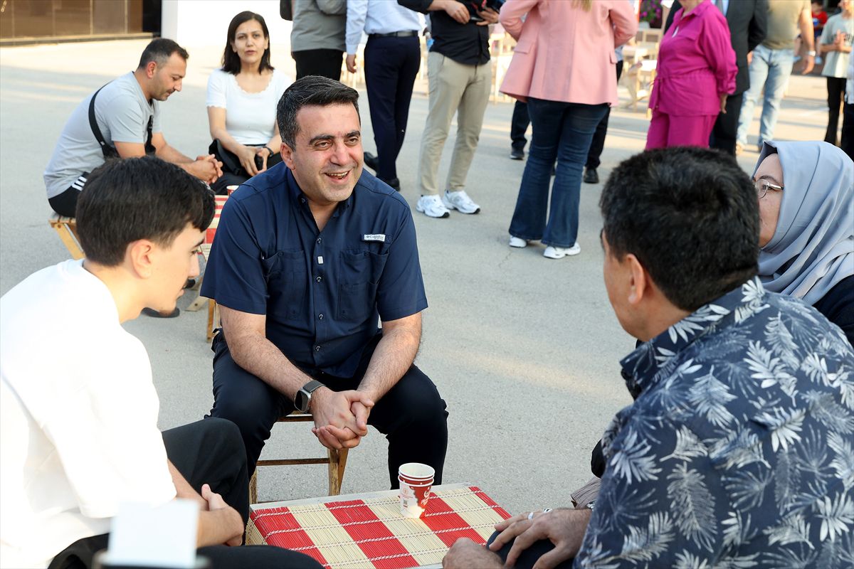 YTB Başkanı Niş'te Türk vatandaşlarıyla buluştu