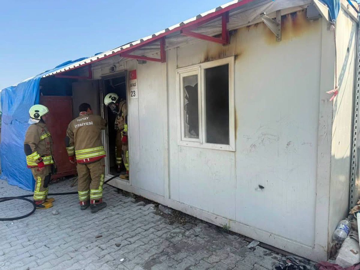 Antakya’da konteyner kentte çıkan yangın kontrol altına alındı