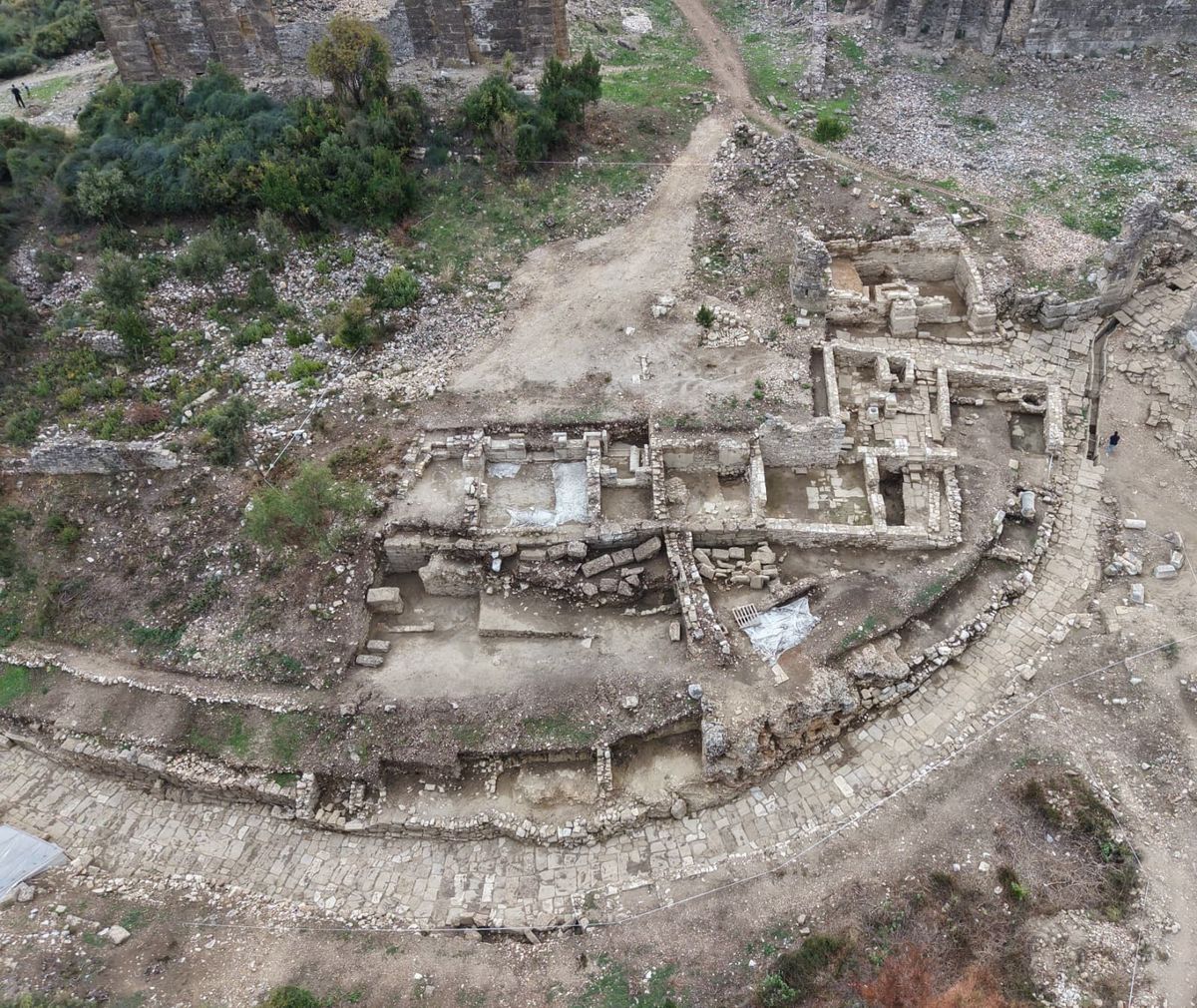 Aspendos'ta 2 bin yıllık 'Tiyatro Caddesi' gün yüzüne çıktı
