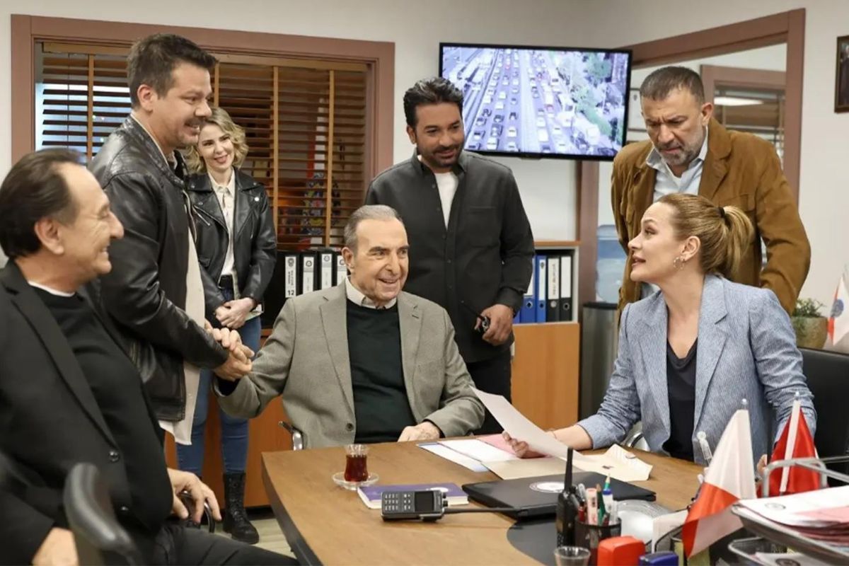 Arka Sokaklar dizisinin sona erdiğine dair haber metni.