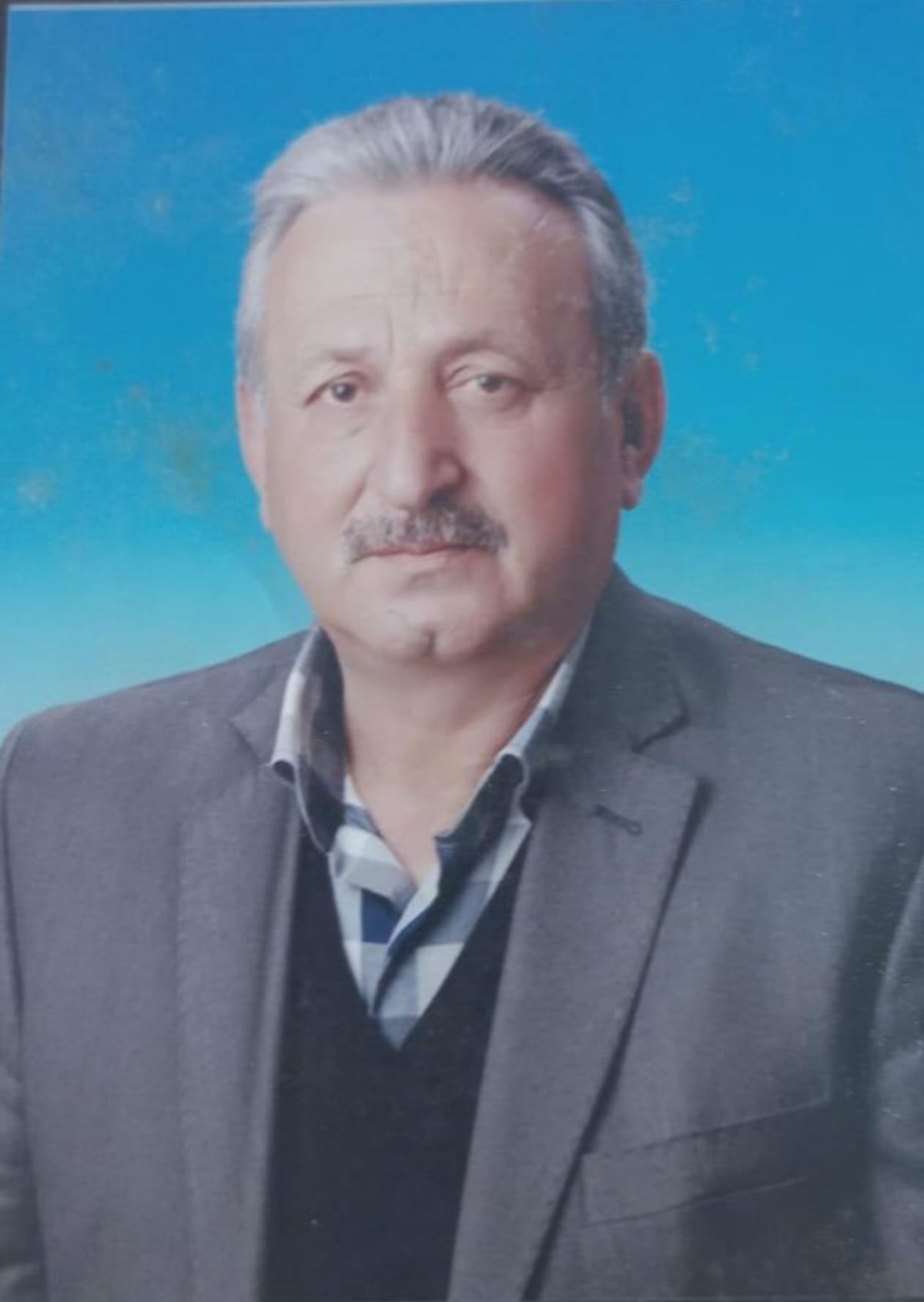 Emekli polis memuru evinde geçirdiği kalp krizi sonucu yaşamını yitirdi