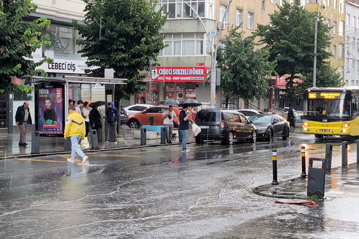 İstanbul'un bazı bölgelerinde sağanak etkili oldu