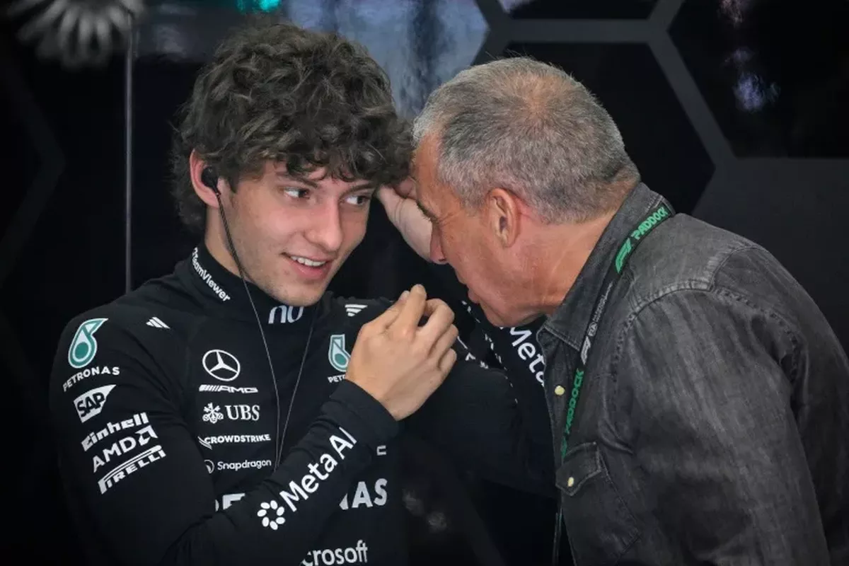 Kimi Antonelli, Belçika Grand Prix'de zafer kazandıktan sonra babasıyla yaşadığı şakalı diyaloğu anlattı.