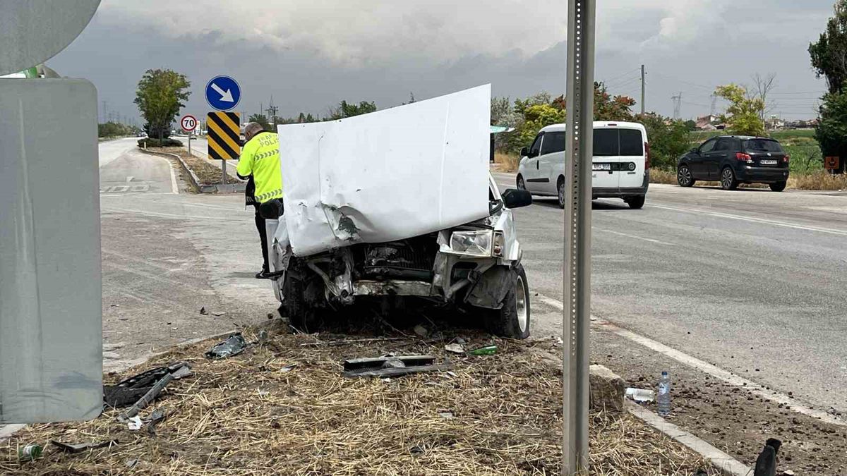 Konya’da otomobiller çarpıştı: 1’i ağır 5 yaralı