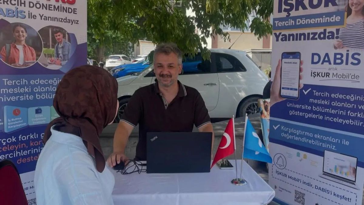 Sinop İŞKUR tarafından üniversite tercihleri için kurulan bilgilendirme standı.