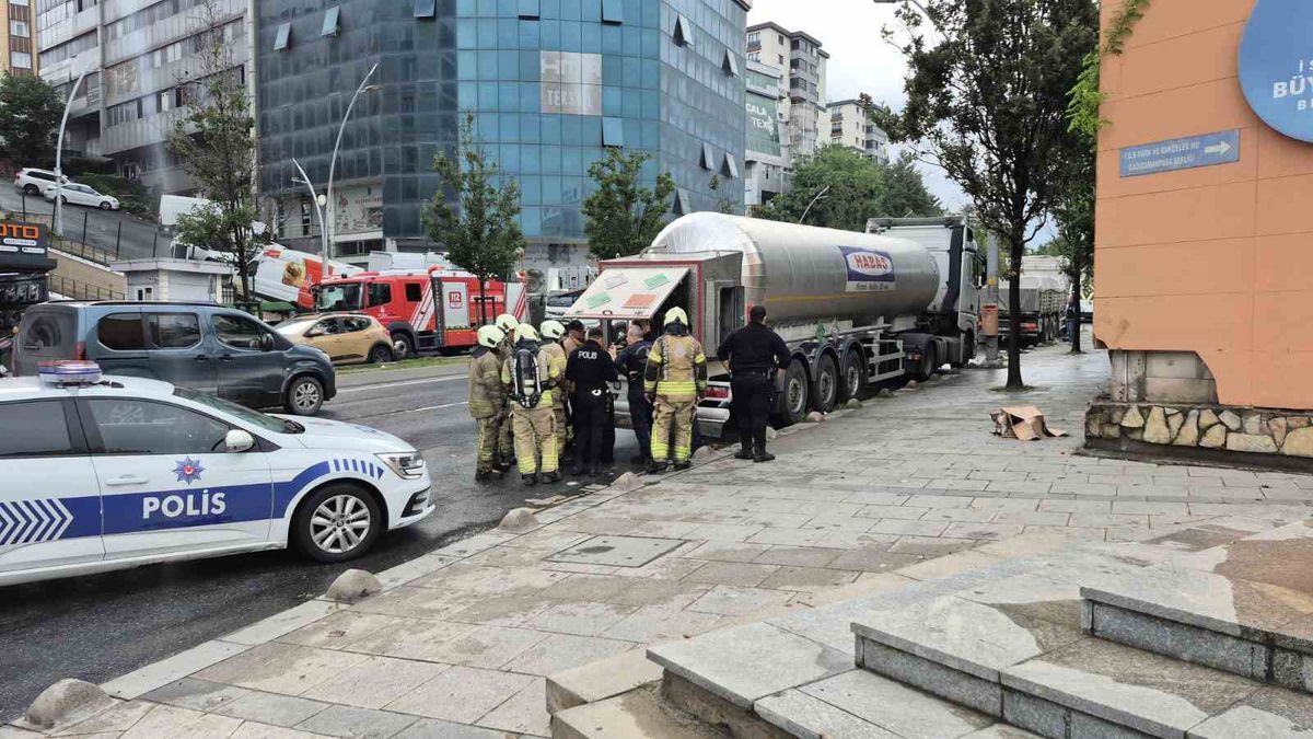 Sultangazi’de tankerden çıkan basınçlı hava paniğe neden oldu