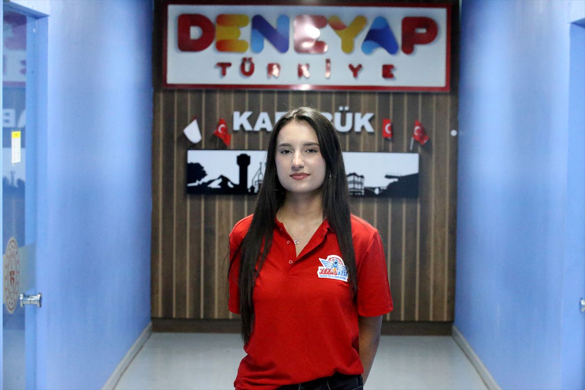 Uluslararası matematik yarışması birincisi Ayşegül Balım, başarısını TEKNOFEST projeleriyle taçlandırıyor