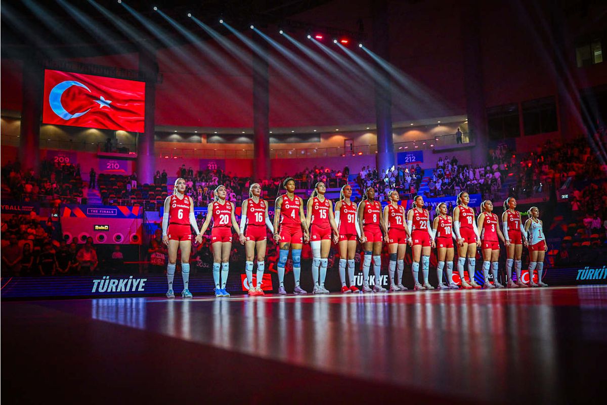 Filenin Sultanları VNL'de Zirveye Oturdu: Brezilya'ya 3-1 Üstünlük