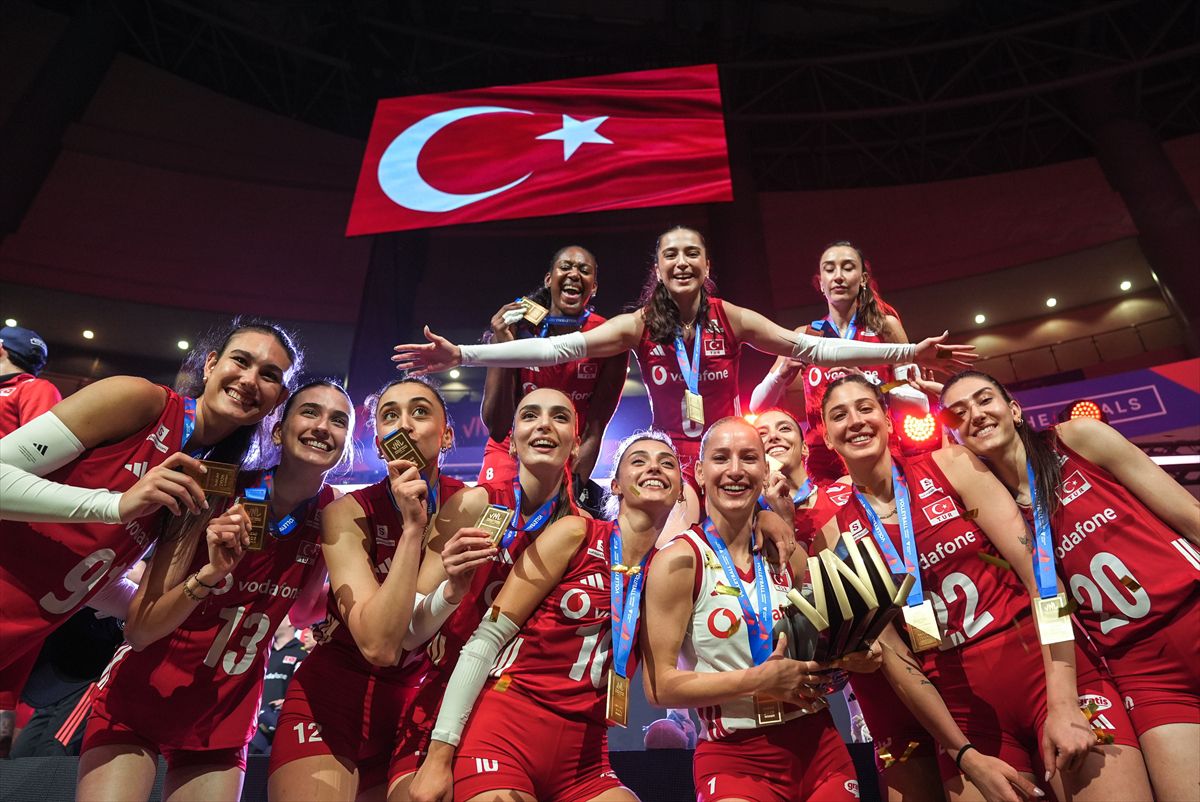 Milli Kadın Voleybol Takımı VNL'de Şampiyon