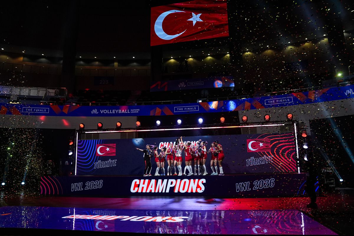 A Milli Kadın Voleybol Takımı VNL'de ikinci kez şampiyon
