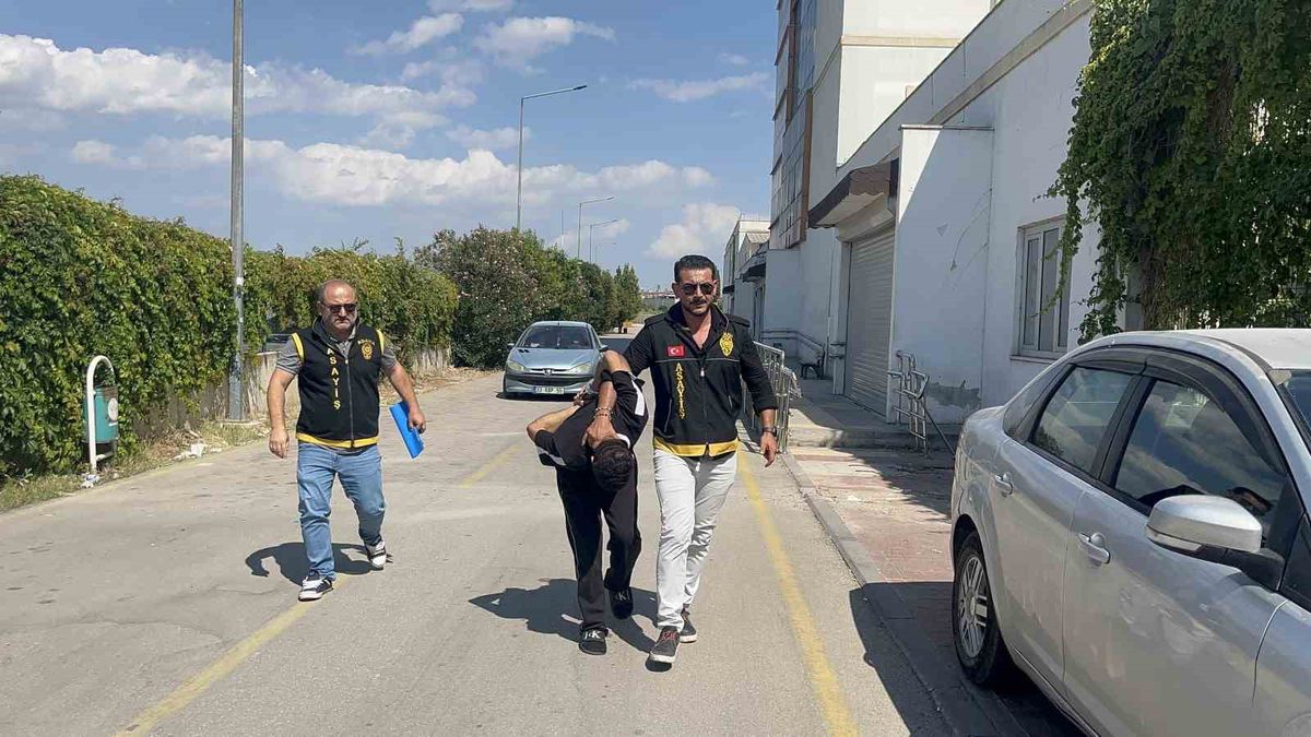 Adana'da 3 Kişiyi Öldüren Şüpheli Adliyede