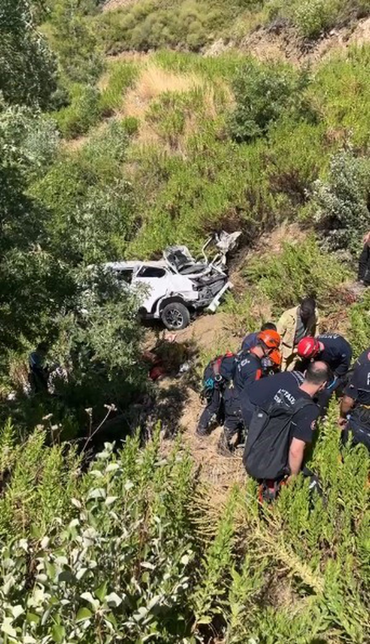 Antalya’da otomobil uçuruma yuvarlandı: 5 ölü, 2 yaralı