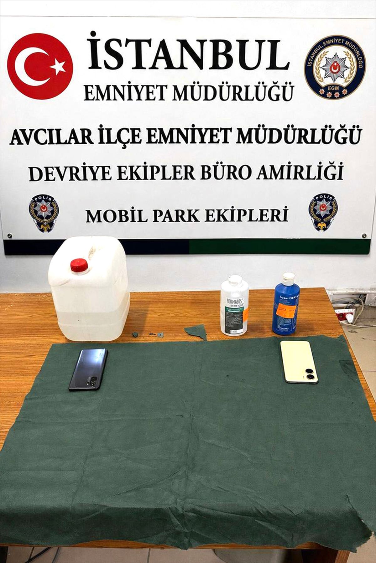 Avcılar'da hırsızlık şüphelilerinin yakalandığı adreste uyuşturucu madde bulundu