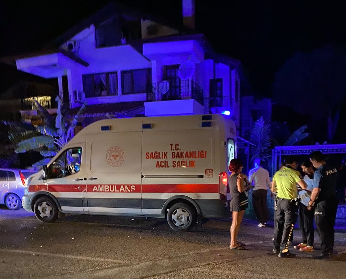Ayvalık’ta motosiklet ile otomobil çarpıştı: 1 ağır yaralı