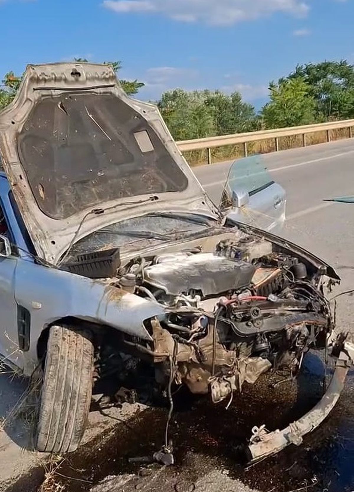 Bursa'da takla atan otomobilin cipe çarptığı kaza yeri