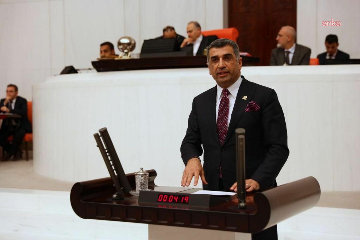Gürsel Erol CHP Grup Başkanlığı seçimleri sonrası açıklama yapıyor.