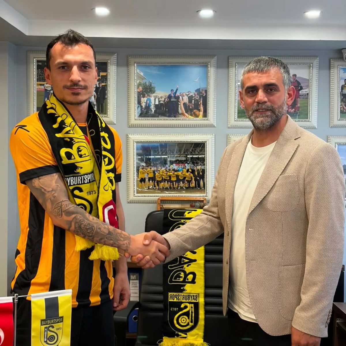 Karşıyaka'dan ayrılan İlyas imzayı attı