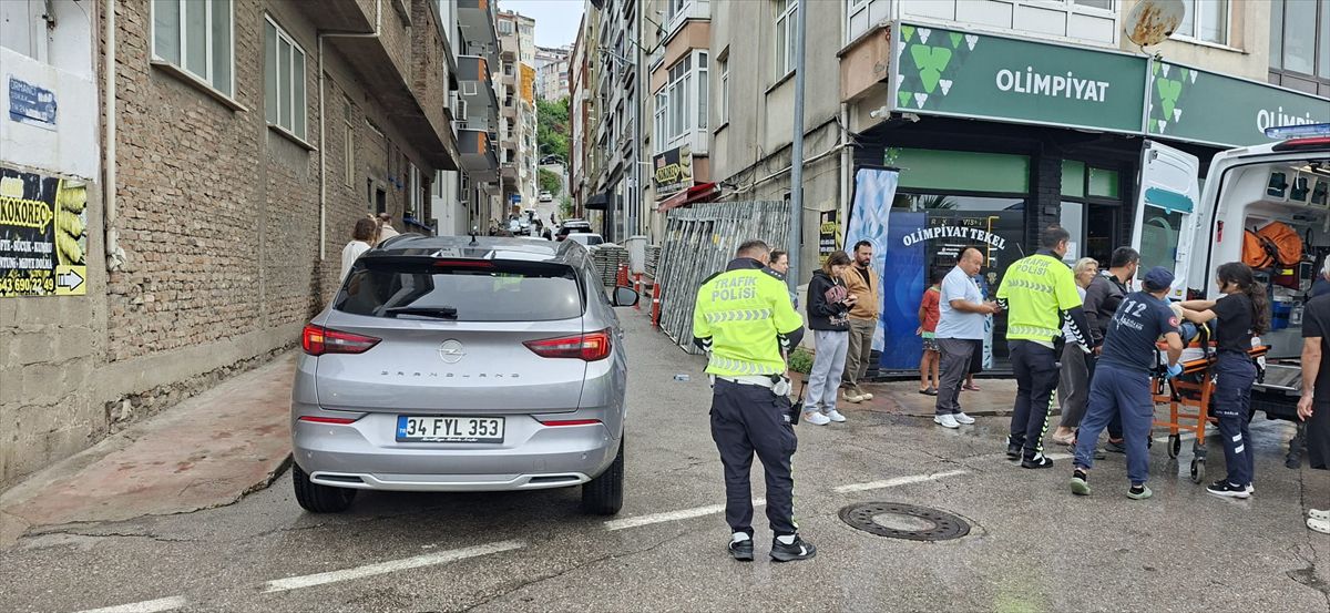 Sinop'ta otomobilin çarptığı yaya yaralandı