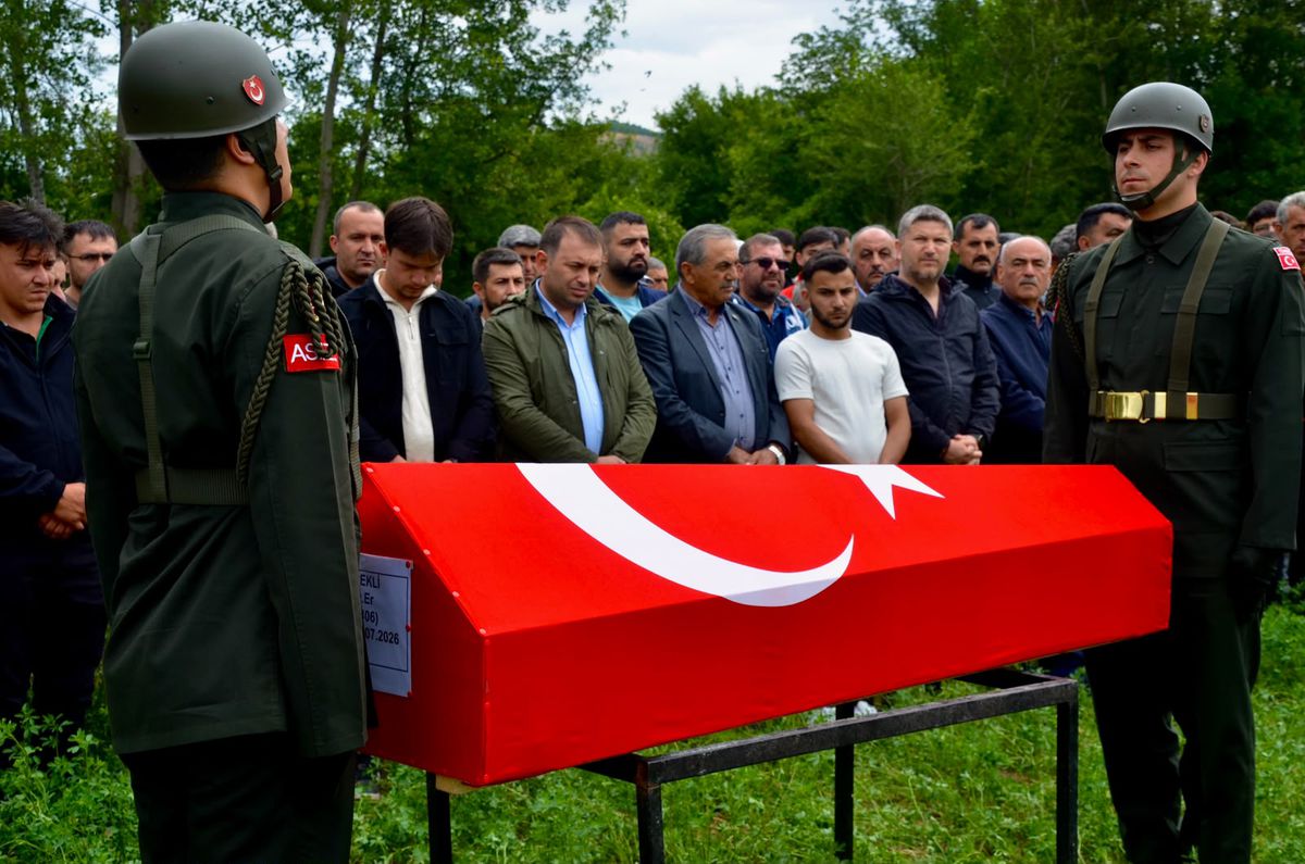 Deniz Kuvvetleri personeli Sait Yürekli son yolculuğuna uğurlandı