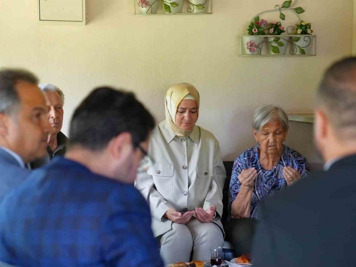 AK Partili Kaya'dan 15 Temmuz Şehidi Ufuk Baysan'ın Ailesine Ziyaret