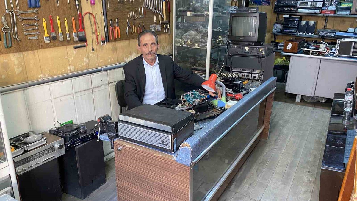 74 yaşındaki usta geçmişin sesini bugüne taşıyor