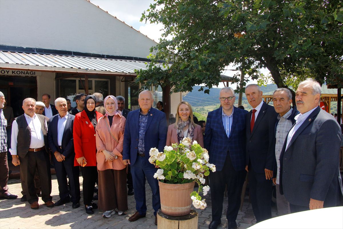 Bozcaarmut'ta 16. Hayır Günü coşkusu