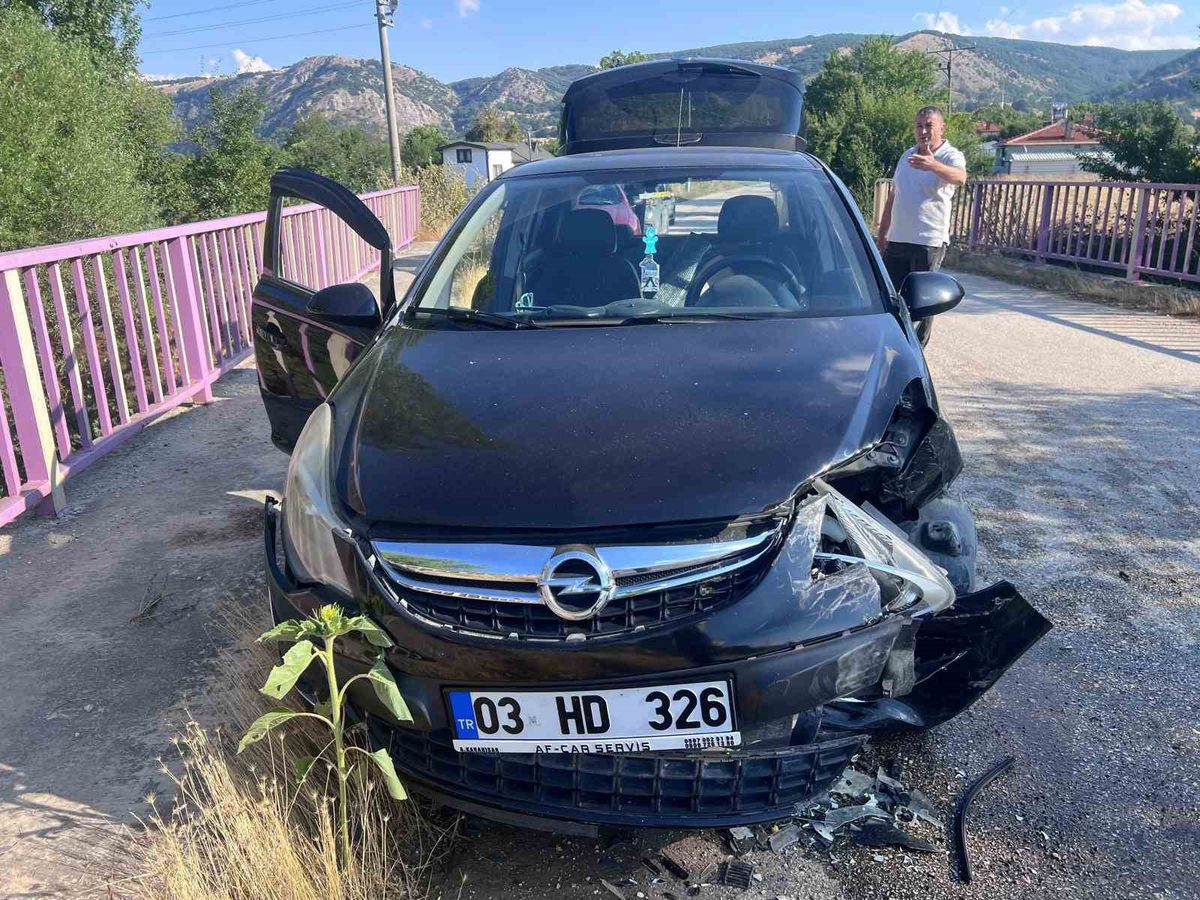 Bilecik'te kafa kafaya çarpışma: 1 yaralı