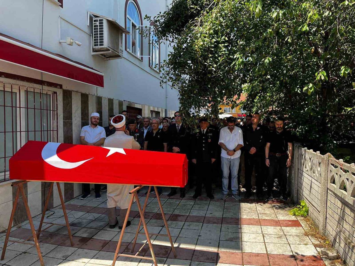 Kıbrıs Gazisi Niyazi Çiçek Askeri Törenle Sonsuzluğa Uğurlandı