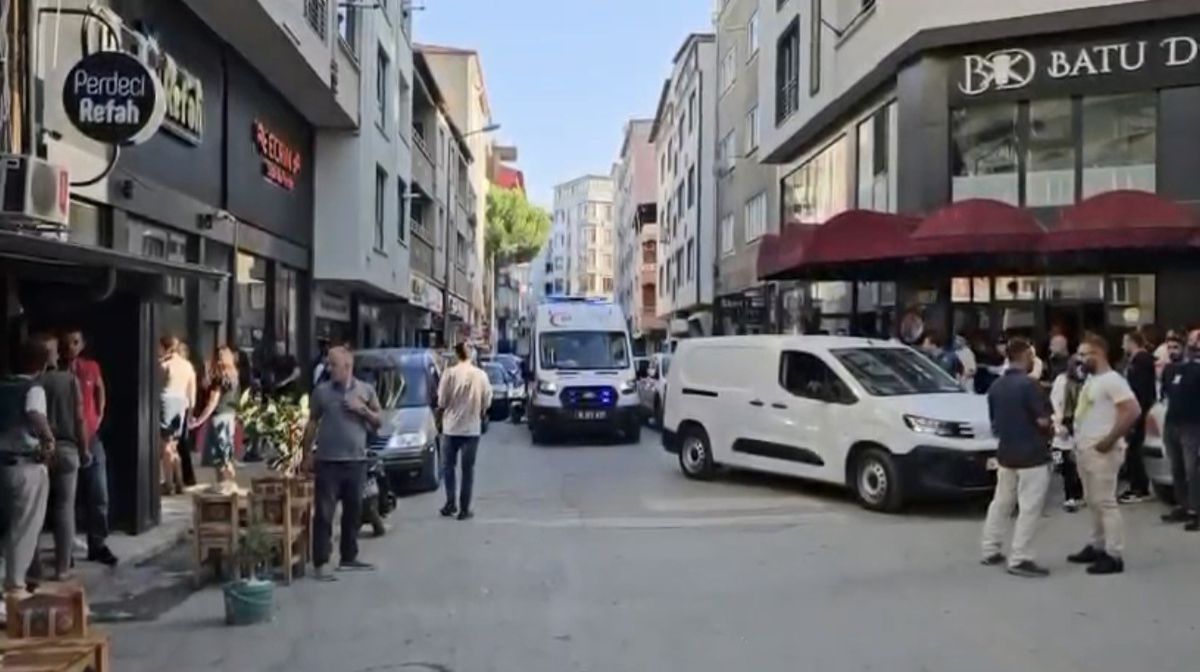 Husumetli gençlerin kavgası kanlı bitti: 1 yaralı