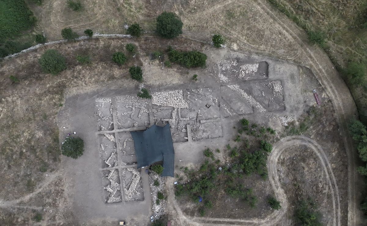 Çaltılar Höyük'te Melos obsidyeni ve Anadolu'da ilk örnek bulundu