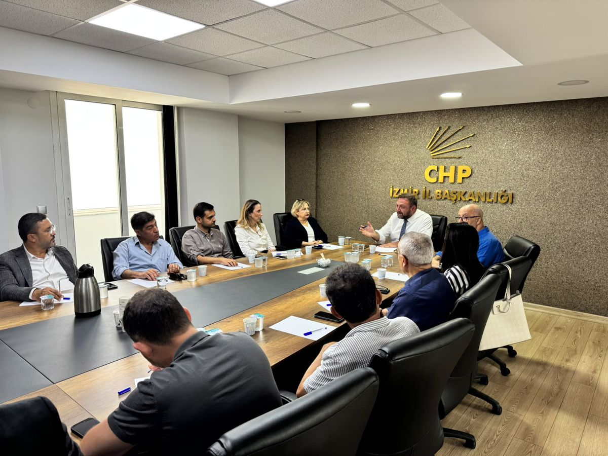 CHP İzmir İl Başkanlığı binası