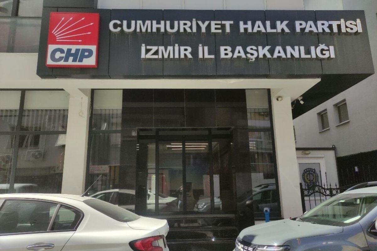 CHP İzmir İl Başkanlığı binası.