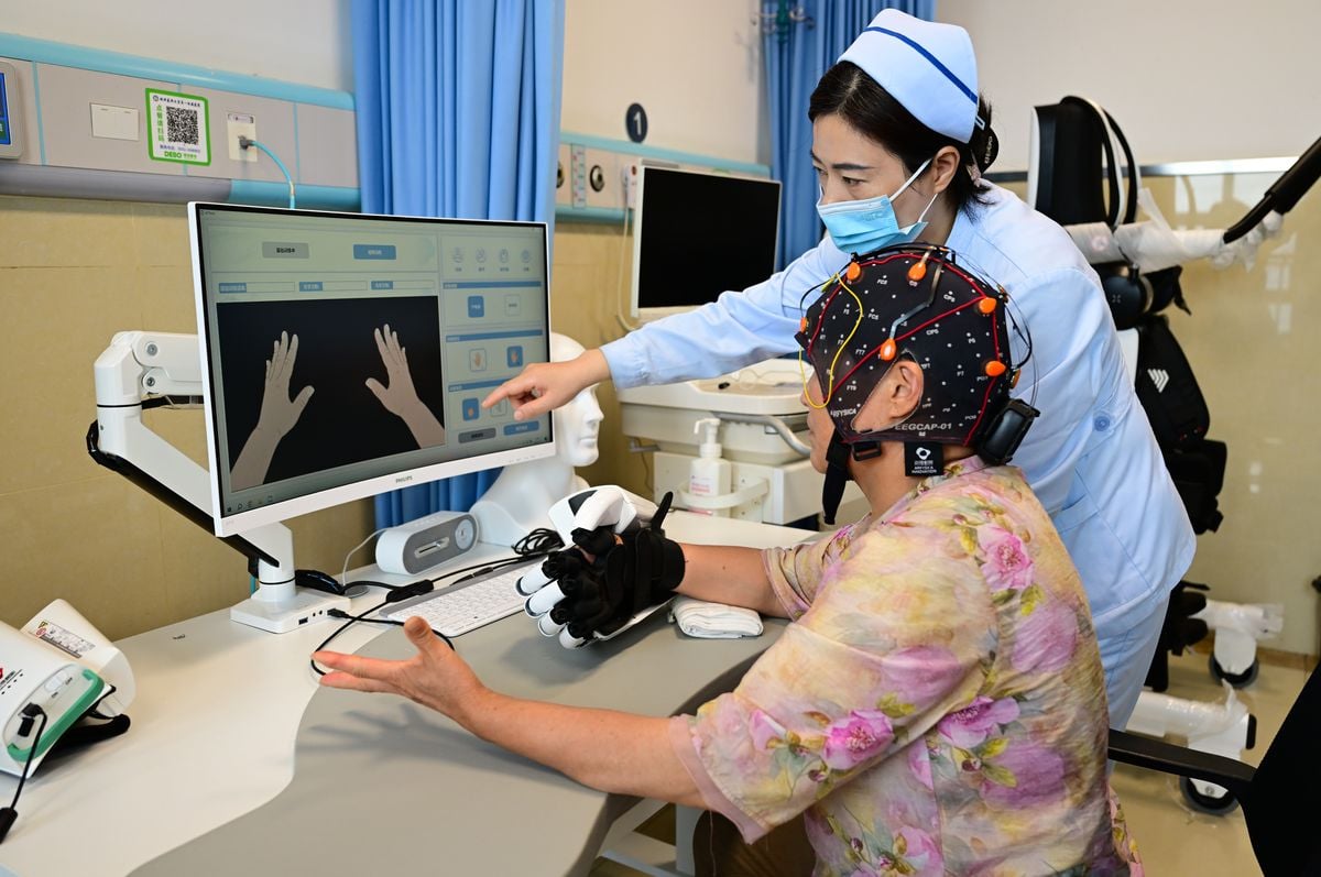 Çin, 2026-2030'da Beyin-Bilgisayar Arayüzlü Rehabilitasyon Cihazlarını Teşvik Edecek