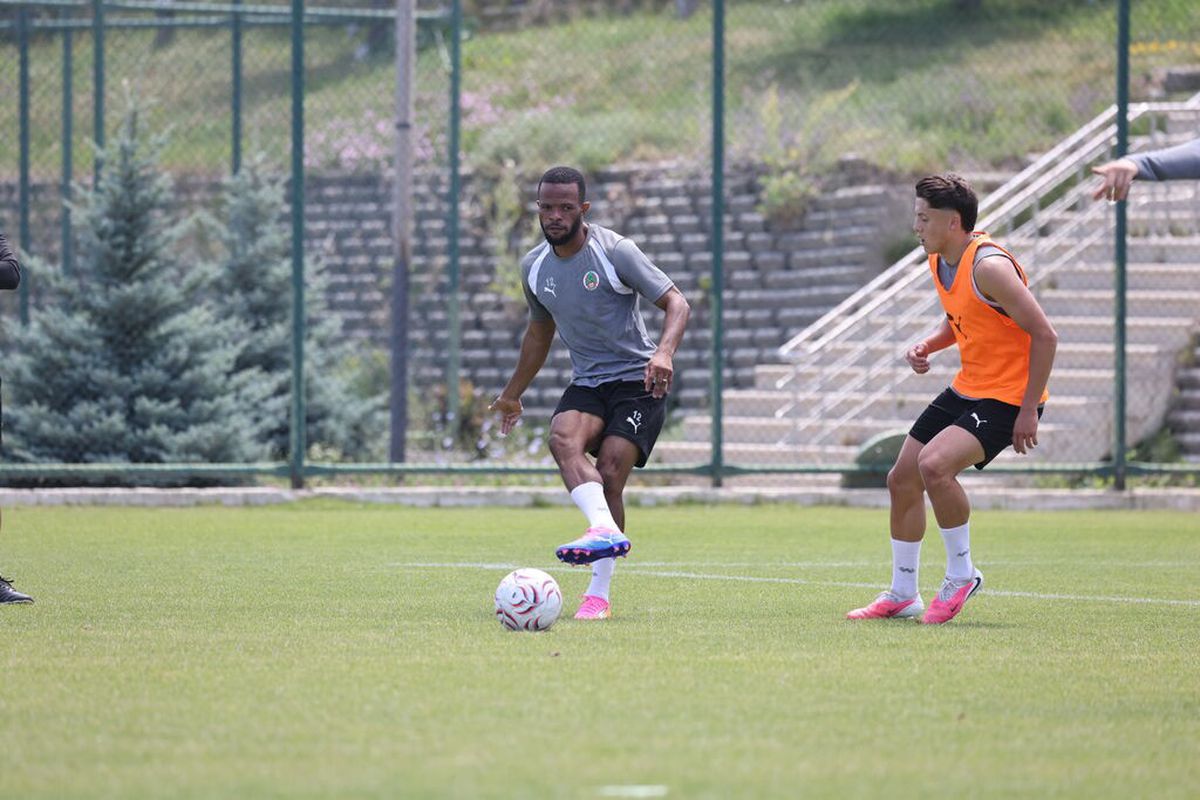 Alanyaspor'un Erzurum kampı başladı
