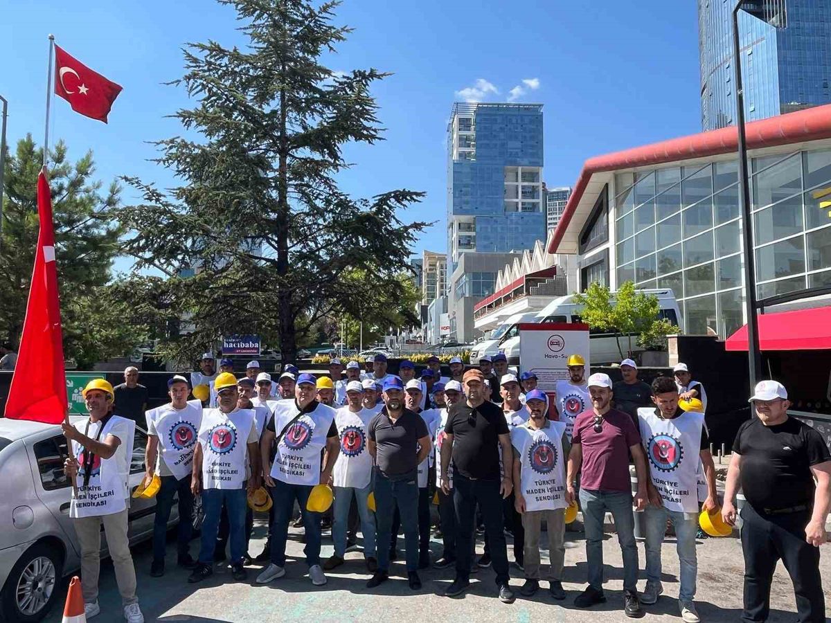Doruk Madencilik işçileri maaş eyleminde