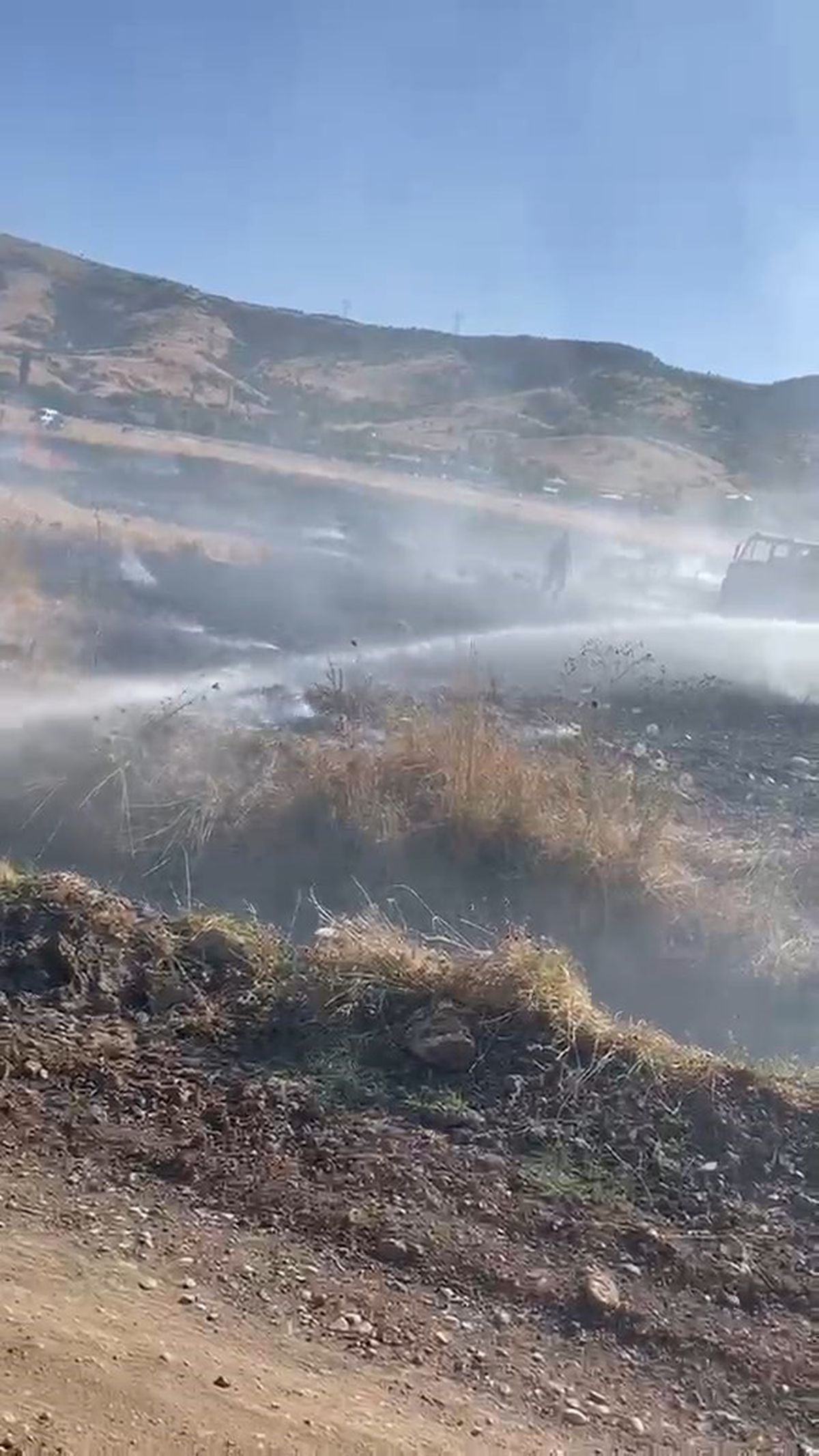 Karakoçan'da Arazi Yangını Söndürüldü